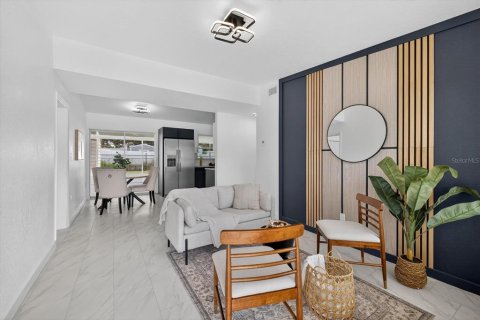 Casa en venta en Tampa, Florida, 4 dormitorios, 102.38 m2 № 1903710 - foto 7