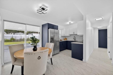 Casa en venta en Tampa, Florida, 4 dormitorios, 102.38 m2 № 1903710 - foto 9