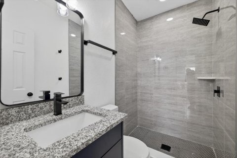 Casa en venta en Tampa, Florida, 4 dormitorios, 102.38 m2 № 1903710 - foto 18