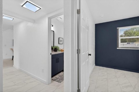 Casa en venta en Tampa, Florida, 4 dormitorios, 102.38 m2 № 1903710 - foto 20