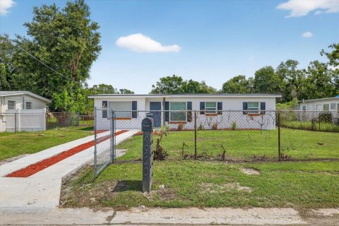 Casa en venta en Tampa, Florida, 4 dormitorios, 102.38 m2 № 1903710 - foto 2