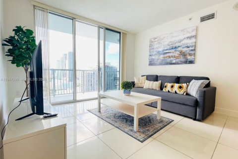 Condo in Miami, Florida, 1 bedroom  № 2029668 - photo 9