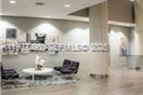 Condo in Miami, Florida, 1 bedroom  № 2029668 - photo 23