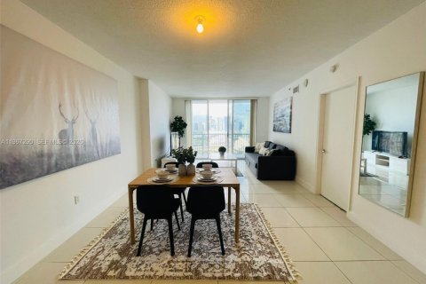Condo in Miami, Florida, 1 bedroom  № 2029668 - photo 6