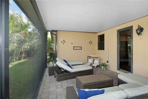 Casa en venta en Homestead, Florida, 5 dormitorios, 325.16 m2 № 1976398 - foto 21