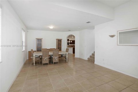 Casa en venta en Homestead, Florida, 5 dormitorios, 325.16 m2 № 1976398 - foto 7