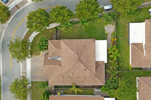 Casa en venta en Homestead, Florida, 5 dormitorios, 325.16 m2 № 1976398 - foto 5