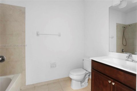 Casa en venta en Homestead, Florida, 5 dormitorios, 325.16 m2 № 1976398 - foto 17