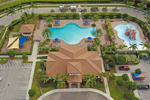 Casa en venta en Homestead, Florida, 5 dormitorios, 325.16 m2 № 1976398 - foto 25