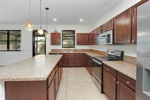 Casa en venta en Homestead, Florida, 5 dormitorios, 325.16 m2 № 1976398 - foto 6