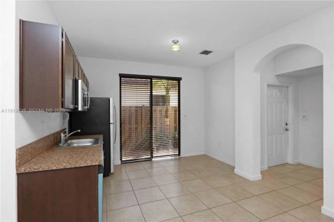 Casa en venta en Homestead, Florida, 5 dormitorios, 325.16 m2 № 1976398 - foto 11