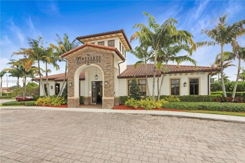 Casa en venta en Homestead, Florida, 5 dormitorios, 325.16 m2 № 1976398 - foto 24