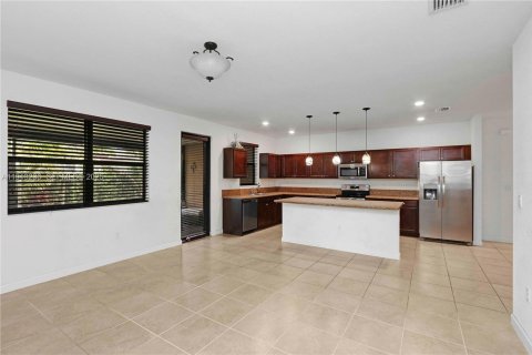 Casa en venta en Homestead, Florida, 5 dormitorios, 325.16 m2 № 1976398 - foto 8