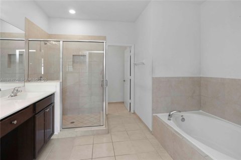 Casa en venta en Homestead, Florida, 5 dormitorios, 325.16 m2 № 1976398 - foto 15