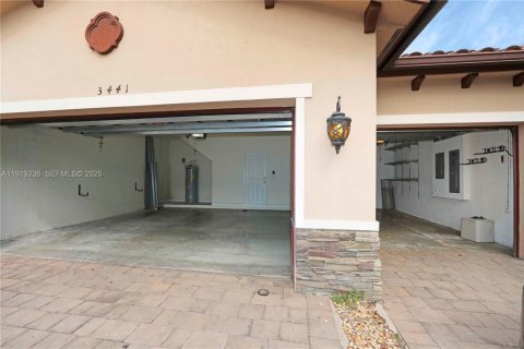 Casa en venta en Homestead, Florida, 5 dormitorios, 325.16 m2 № 1976398 - foto 20