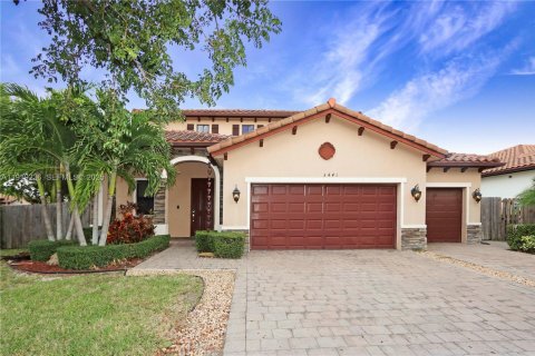 Casa en venta en Homestead, Florida, 5 dormitorios, 325.16 m2 № 1976398 - foto 2