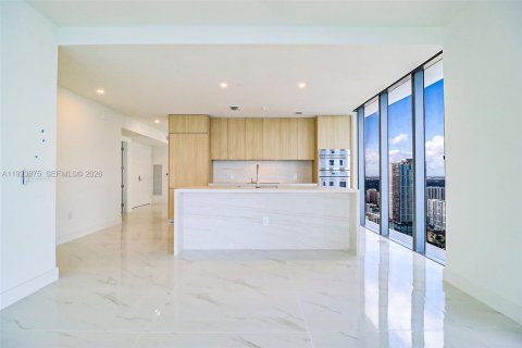 Condominio en venta en Miami, Florida, 4 dormitorios № 2002377 - foto 4
