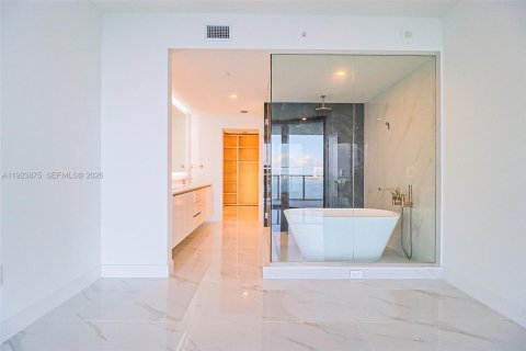 Condominio en venta en Miami, Florida, 4 dormitorios № 2002377 - foto 19