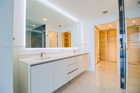 Condominio en venta en Miami, Florida, 4 dormitorios № 2002377 - foto 23