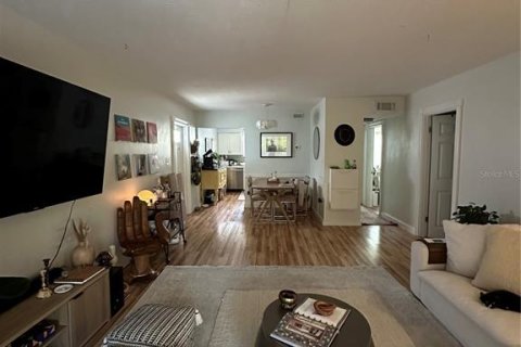 Condominio en alquiler en Sarasota, Florida, 2 dormitorios, 85.93 m2 № 1893609 - foto 1