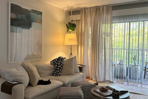 Condominio en alquiler en Sarasota, Florida, 2 dormitorios, 85.93 m2 № 1893609 - foto 2