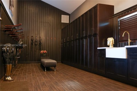 Villa ou maison à vendre à Davie, Floride: 8 chambres, 592.72 m2 № 2032204 - photo 9