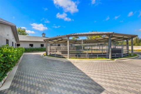 Villa ou maison à vendre à Davie, Floride: 8 chambres, 592.72 m2 № 2032204 - photo 30