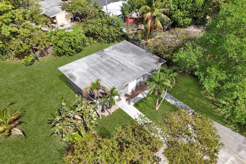 Commercial property in Pompano Beach, Florida 91.79 sq.m. № 2084014 - photo 23