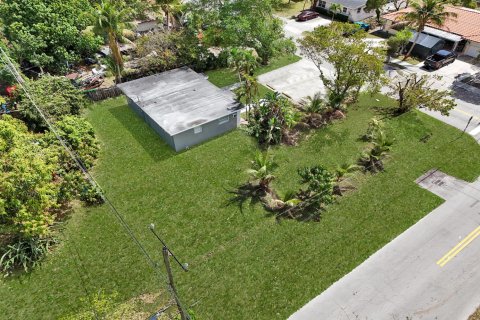 Commercial property in Pompano Beach, Florida 91.79 sq.m. № 2084014 - photo 18