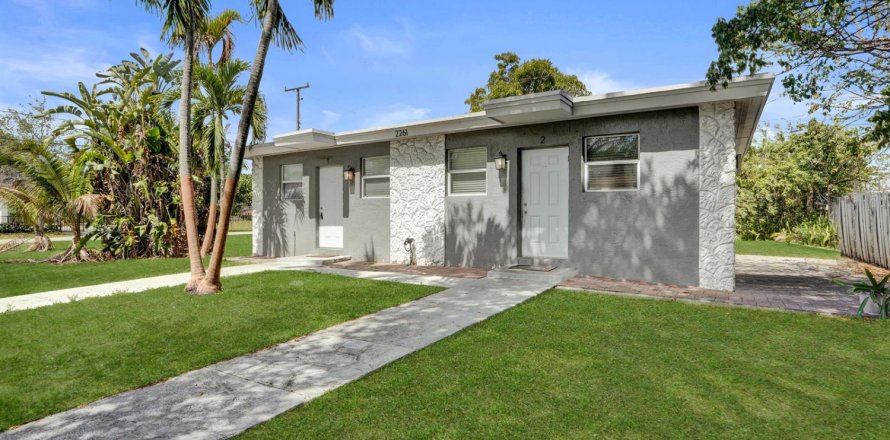 Commercial property in Pompano Beach, Florida 91.79 sq.m. № 2084014
