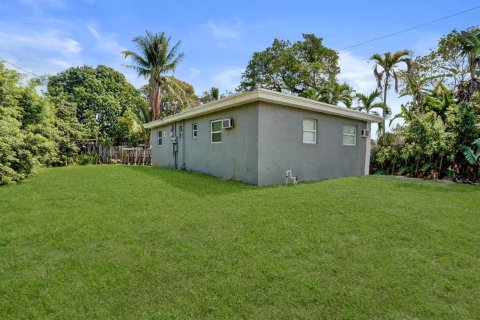 Commercial property in Pompano Beach, Florida 91.79 sq.m. № 2084014 - photo 24