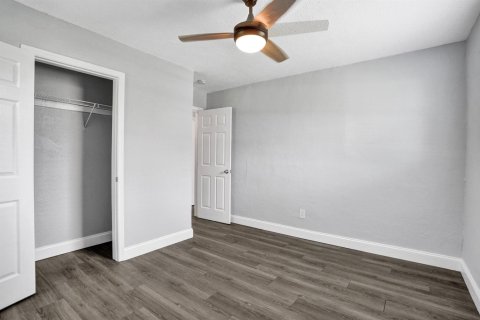 Commercial property in Pompano Beach, Florida 91.79 sq.m. № 2084014 - photo 14