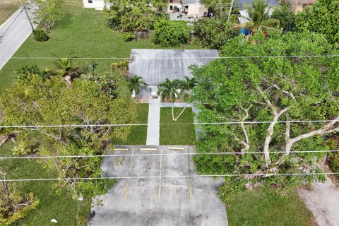 Commercial property in Pompano Beach, Florida 91.79 sq.m. № 2084014 - photo 20