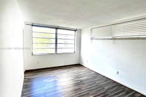 Copropriété à louer à Miami, Floride: 1 chambre, 83.43 m2 № 2435423 - photo 6