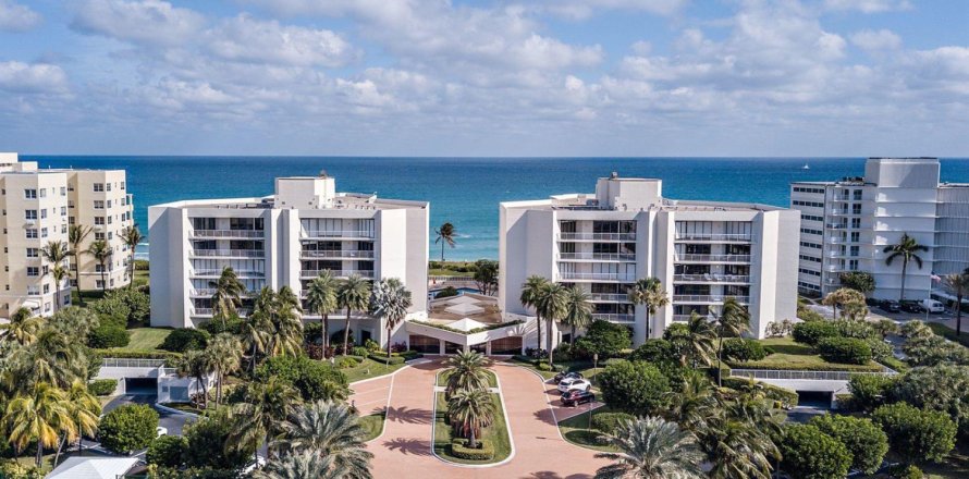 Condo in Palm Beach, Florida, 4 bedrooms  № 2081681