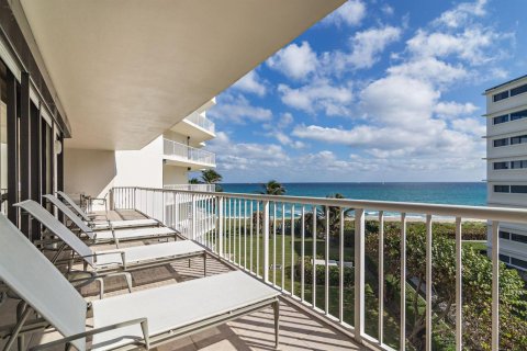 Condo in Palm Beach, Florida, 4 bedrooms  № 2081681 - photo 23