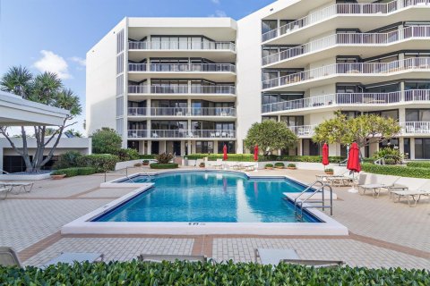 Condo in Palm Beach, Florida, 4 bedrooms  № 2081681 - photo 27