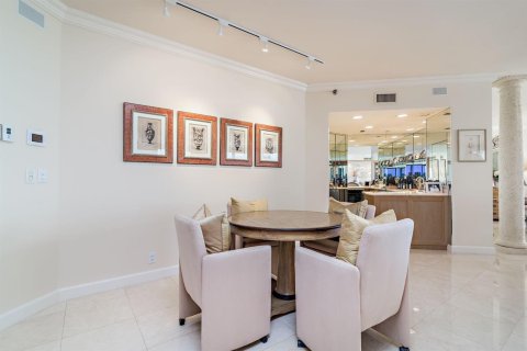 Condo in Palm Beach, Florida, 4 bedrooms  № 2081681 - photo 8