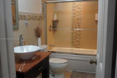 Купить таунхаус в Майами-Гарденс, Флорида 3 спальни, 125.05м2, № 1940554 - фото 14