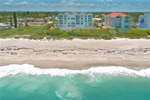 Condo in Indialantic, Florida, 2 bedrooms  № 1913373 - photo 12