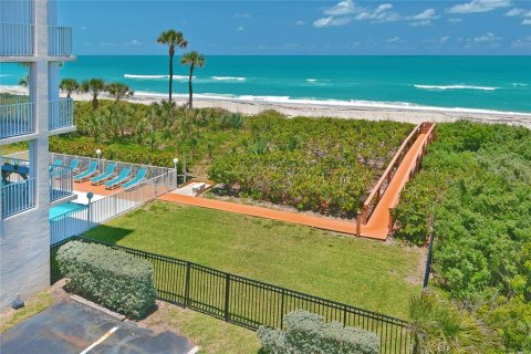 Condo in Indialantic, Florida, 2 bedrooms  № 1913373 - photo 16