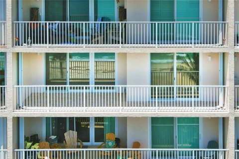 Condo in Indialantic, Florida, 2 bedrooms  № 1913373 - photo 14