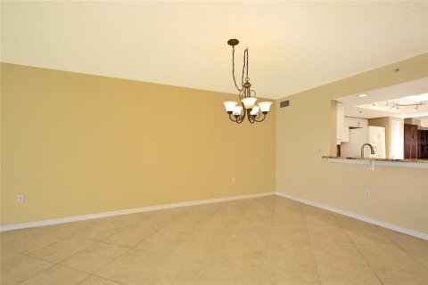 Condo in Indialantic, Florida, 2 bedrooms  № 1913373 - photo 29
