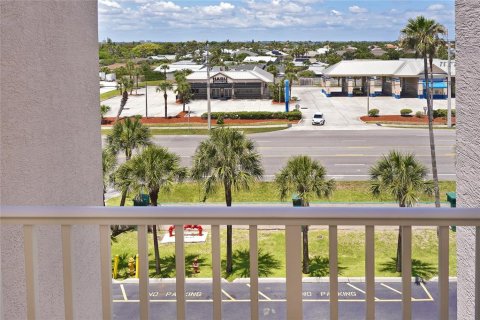 Condo in Indialantic, Florida, 2 bedrooms  № 1913373 - photo 21