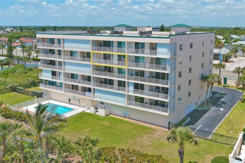 Condo in Indialantic, Florida, 2 bedrooms  № 1913373 - photo 9