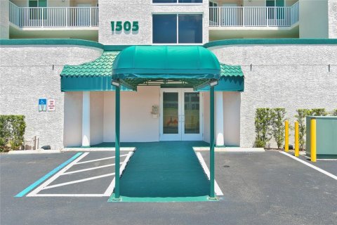 Condo in Indialantic, Florida, 2 bedrooms  № 1913373 - photo 17