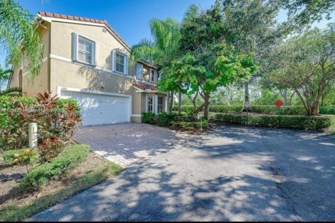 Casa en venta en Hollywood, Florida, 3 dormitorios, 178.28 m2 № 1814799 - foto 1