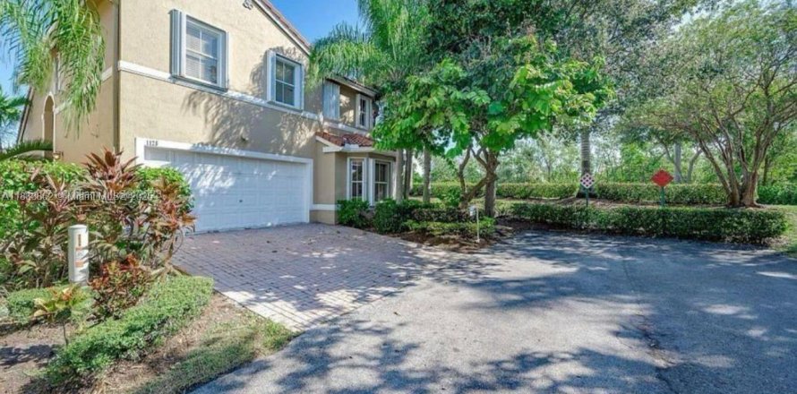 Casa en Hollywood, Florida 3 dormitorios, 178.28 m2 № 1814799