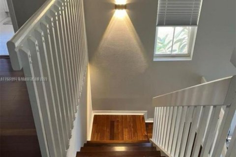 Casa en venta en Hollywood, Florida, 3 dormitorios, 178.28 m2 № 1814799 - foto 5