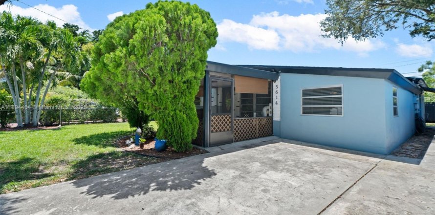 Villa ou maison à Hollywood, Floride 3 chambres, 121.24 m2 № 1947168